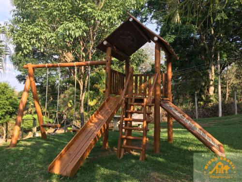 Home-Casa-do-Tarzan-com-Balanco-Duplo-02-Robson-1