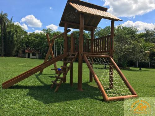 Home-Casa-do-Tarzan-com-Balanco-Duplo-09-Pousada-1