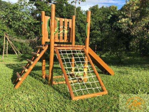 Torre-de-Atividades-Castanho-Escalada-Branca-1