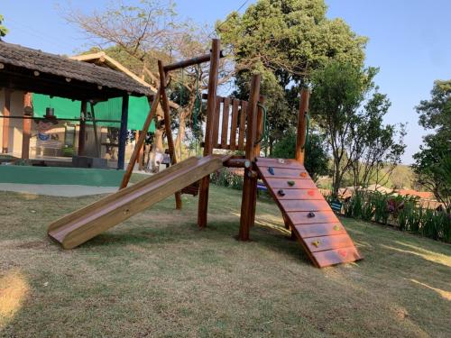 Torre-de-Atividades-com-Balanco